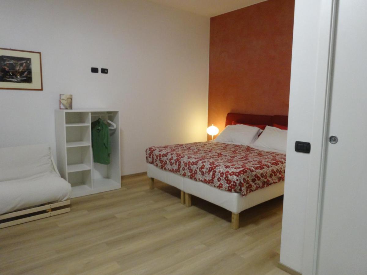 Notte Di Note - Home Hospitality Бусто-Арсіціо Екстер'єр фото