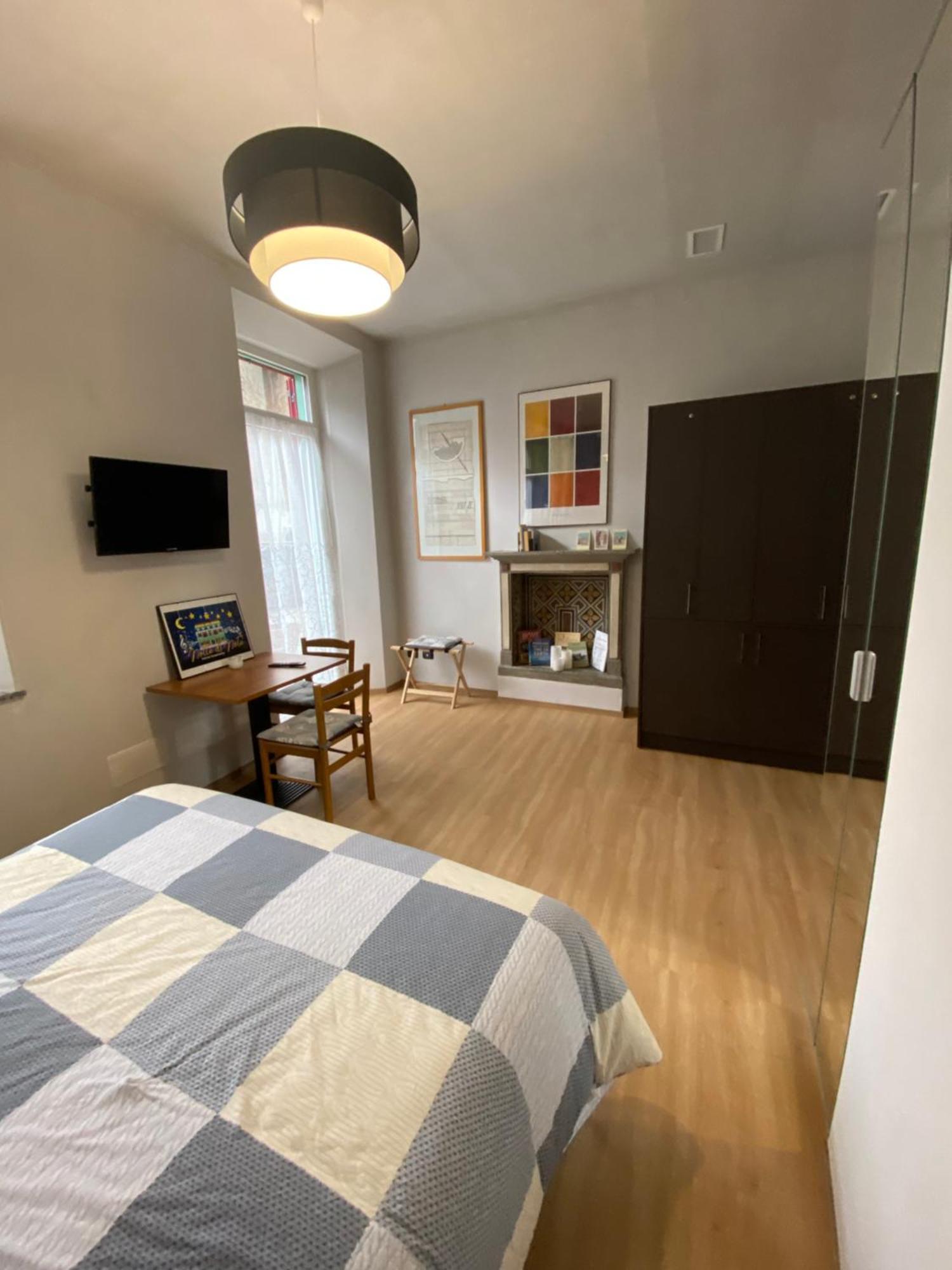 Notte Di Note - Home Hospitality Бусто-Арсіціо Екстер'єр фото