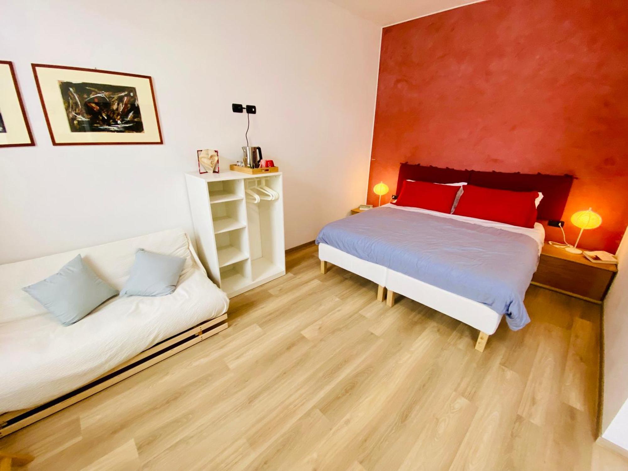 Notte Di Note - Home Hospitality Бусто-Арсіціо Екстер'єр фото