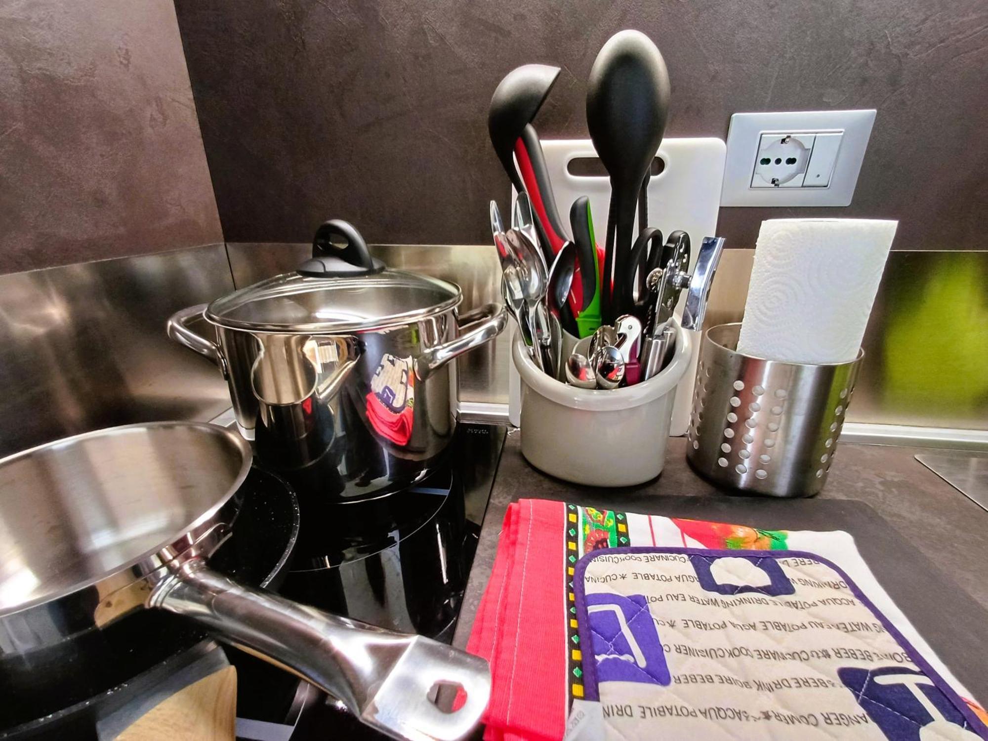 Notte Di Note - Home Hospitality Бусто-Арсіціо Екстер'єр фото
